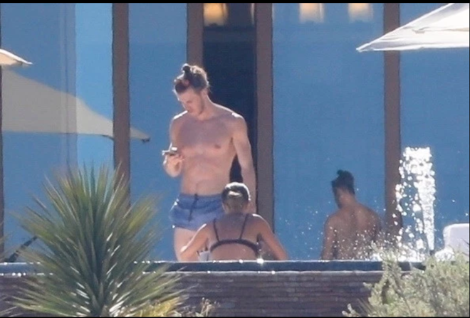 Gareth Bale enjoys Mexico heat on holiday… but is set for frosty reception from Zinedine Zidane at Real Madrid training - Bóng Đá
