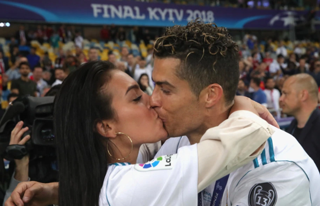 How Cristiano Ronaldo’s girlfriend Georgina Rodriguez went from £250-a-week shop girl to mother of his four kids - Bóng Đá