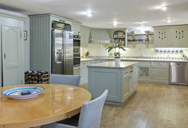Inside Chelsea legend John Terry’s stunning seven-bed £4.5m mansion with stables and tennis court - Bóng Đá