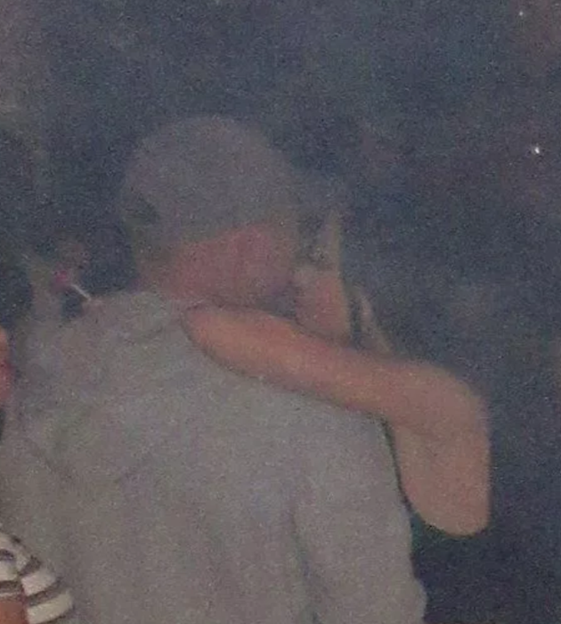 Wayne Rooney pictured getting into hotel lift with mystery woman at 5:30am after seven-hour booze session - Bóng Đá