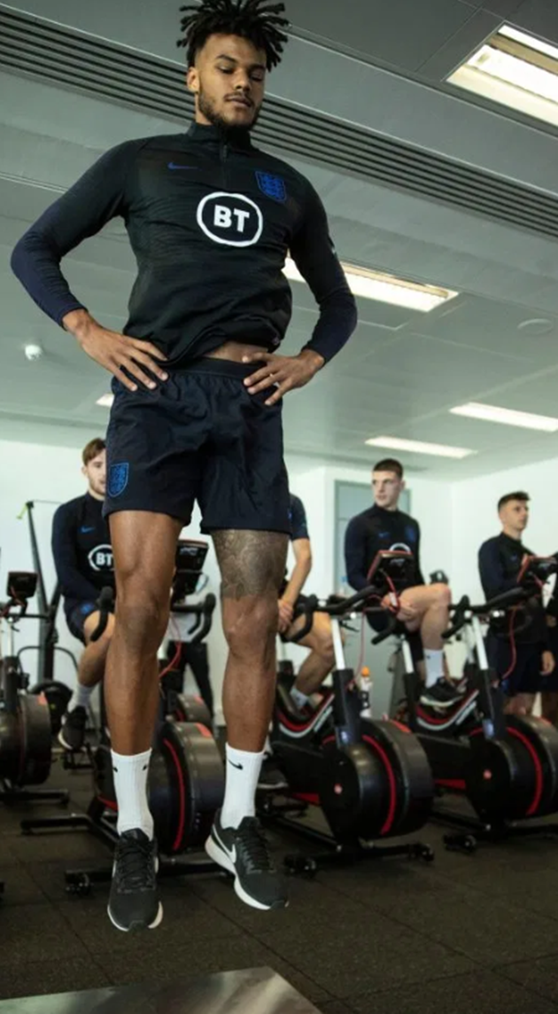 Amazing story of Tyrone Mings’ England call-up, from living in a homeless shelter to having to work in a pub while playing non-league football - Bóng Đá