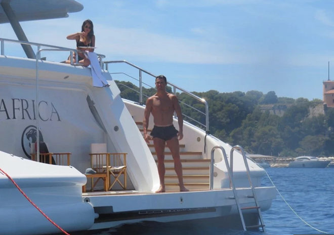 Siêu du thuyền 15 triệu bảng được Ronaldo thuê (The Sun) - Bóng Đá