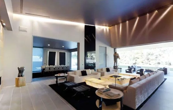 Ex-Chelsea star Hazard buys futuristic £10m Madrid mansion with pool and six bedrooms from Spanish singer - Bóng Đá