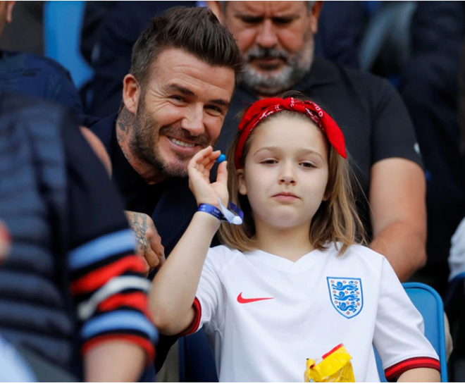 David Beckham cùng con gái cổ vũ Tam Sư nữ tại WC (The Sun) - Bóng Đá