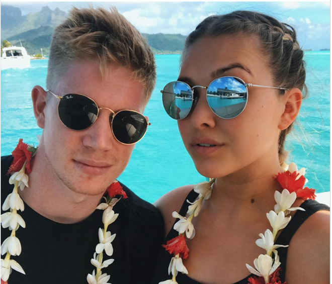 De Bruyne tặng vợ bức chân dung kỉ niệm 10 nghìn bảng (The Sun) - Bóng Đá