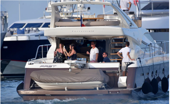 Lampard đi nghỉ mát cùng vợ (The Sun) - Bóng Đá