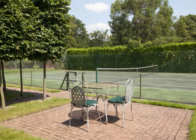 Inside Chelsea legend John Terry’s stunning seven-bed £4.5m mansion with stables and tennis court - Bóng Đá