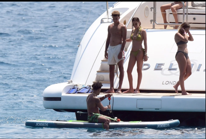 Dele Alli thuê du thuyền 40 nghìn bảng//tuần (The Sun) - Bóng Đá