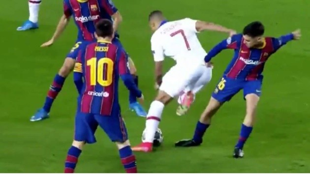 Cole on Messi  - Bóng Đá