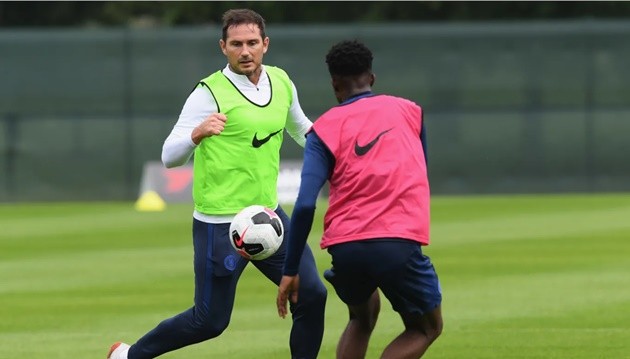 THÊM 13 CẦU THỦ CHELSEA HỘI QUÂN Ở IRELAND - Bóng Đá