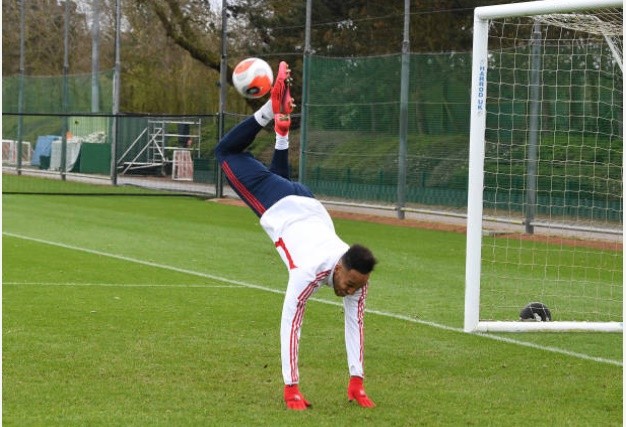 players arsenal can ask from manchester united in exchange for pierre emerickau bameyang - Bóng Đá