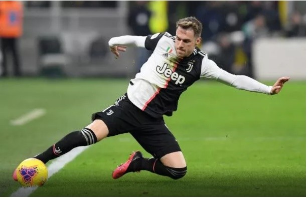 Manchester United: Fans against the idea of swapping Paul Pogba for Aaron Ramsey - Bóng Đá