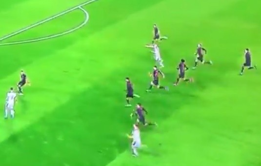 Atletico có tình huống phòng ngự gây cười - Bóng Đá
