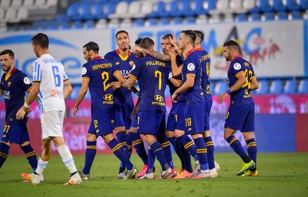 Paulo Fonseca khen ngợi Smalling - Bóng Đá