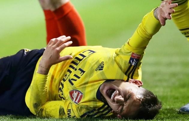 Arsenal blow with Lucas Torreira out for season as club confirm ankle break will keep midfielder sidelined for 10 weeks (Torreira, Mustafi, Cedric, Kolasinac) - Bóng Đá