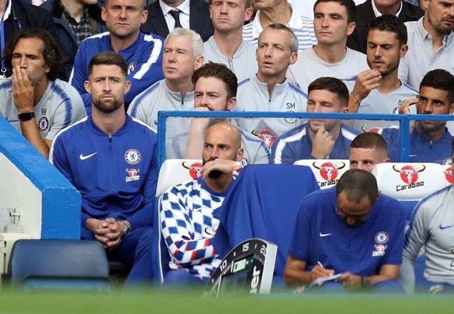 Gary Cahill blasts former Chelsea boss Maurizio Sarri - Bóng Đá