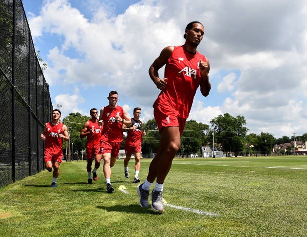 Chăm sóc nhiệt tình, Klopp khiến trò cưng 'phát sợ' - Bóng Đá