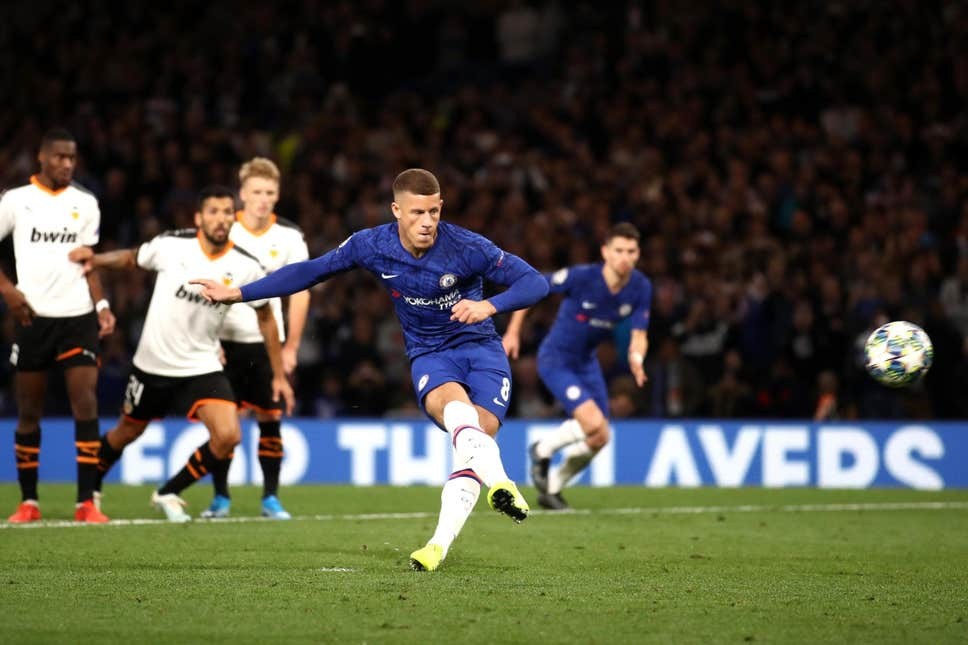 What Jorginho and Tammy Abraham told Ross Barkley before Chelsea vs Valencia penalty miss - Bóng Đá