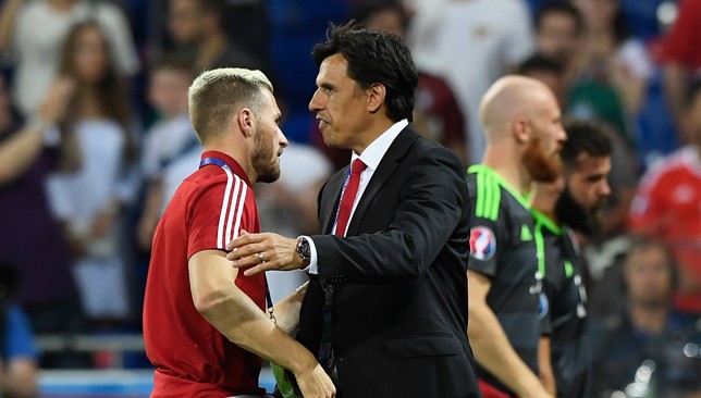 'Ramsey hoàn toàn có thể chơi cho Manchester United' - Bóng Đá