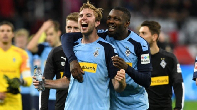 Gotta catch 'em all! Germany World Cup winner Christoph Kramer proudly displays to fans his massive collection of the original 151 Pokemon cards - Bóng Đá