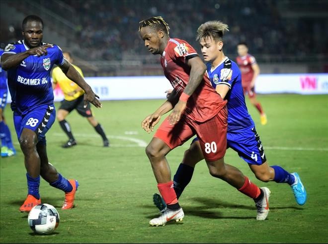 5 điểm nhấn vòng 16 V-League 2019: HAGL chia điểm Hà Nội; TP.HCM vững ngôi đầu - Bóng Đá