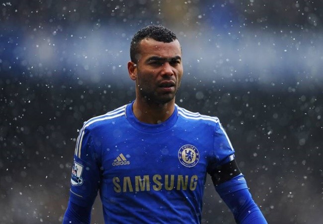 Ashley Cole admits he could have handled Arsenal-Chelsea transfer saga better - Bóng Đá