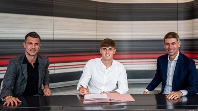 CHÍNH THỨC: AC Milan công bố bản hợp đồng với Lorenzo Colombo - Bóng Đá