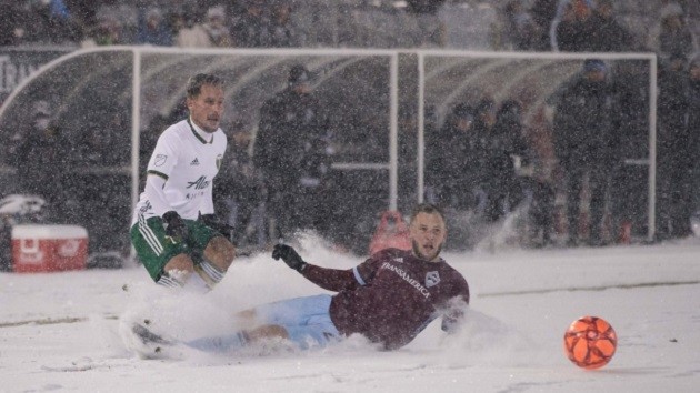 A referee’s eyebrows literally froze during the coldest game in MLS history - Bóng Đá