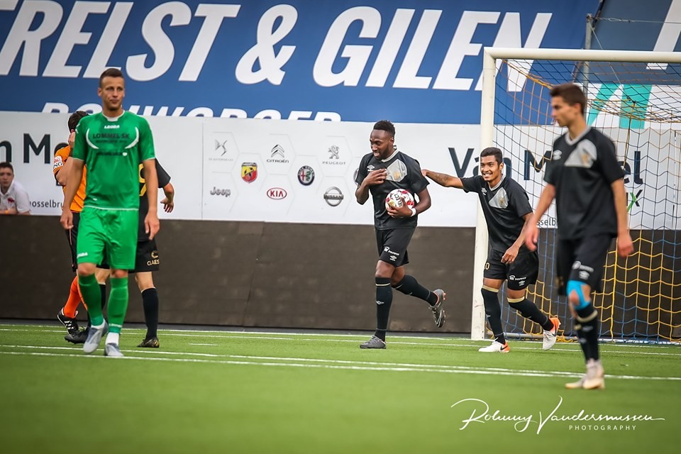 Những hình ảnh đầu tiên của Công Phượng chơi bóng trên đất Bỉ - Bóng Đá