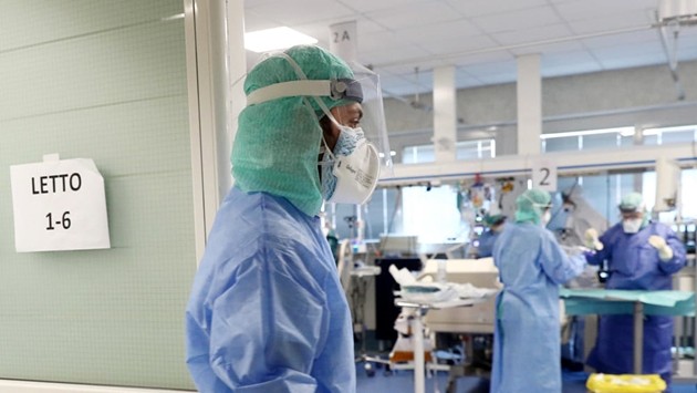 5000 khẩu trang được gửi đến Milano - Bóng Đá