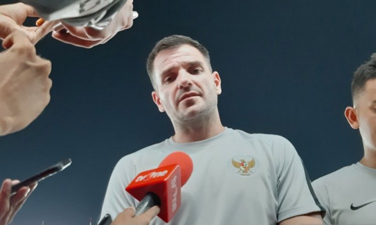 Bất chấp dư luận, cựu HLV Long An kiên quyết không rời ghế thuyền trưởng ĐT Indonesia - Bóng Đá