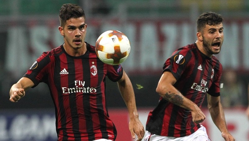 AC Milan đau đầu tìm người đá cặp với Piatek - Bóng Đá