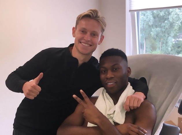 Fosu Mensah gặp CĐV - Bóng Đá