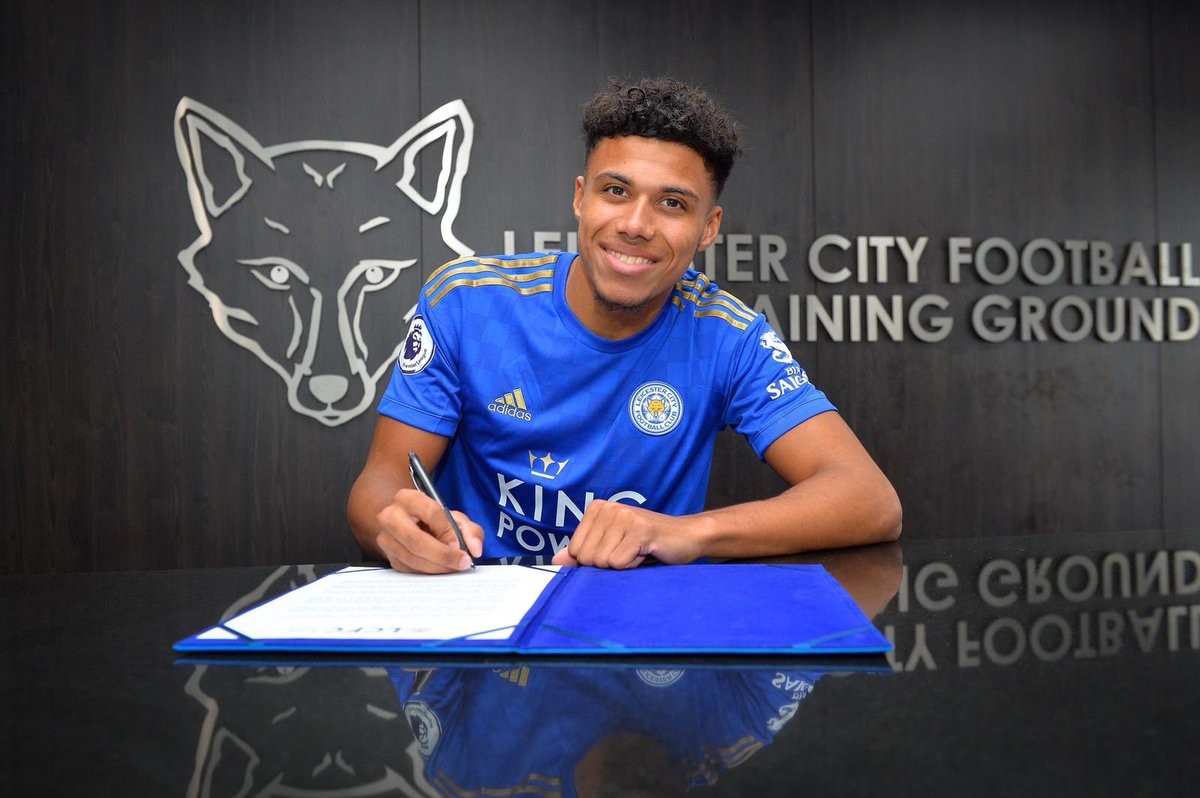 James Justin Signs For Leicester City On A Five-Year Deal - Bóng Đá