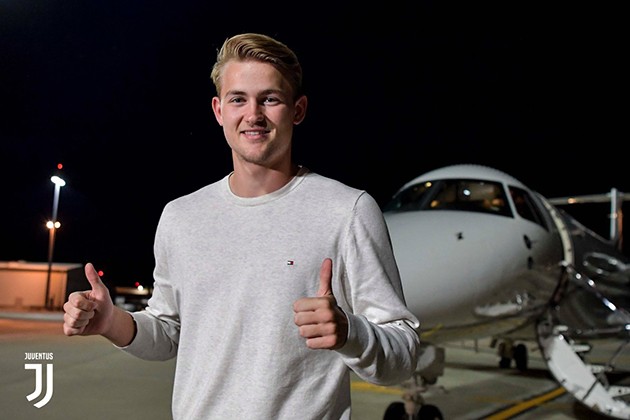 Matthijs de Ligt 'đốn tim' fan nữ khi kiểm tra y tế tại Juventus - Bóng Đá