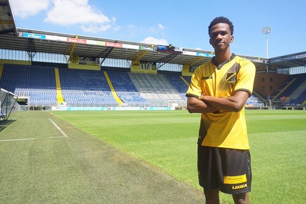 How the 16 players released or sold by Manchester United this summer have started this season - Bóng Đá