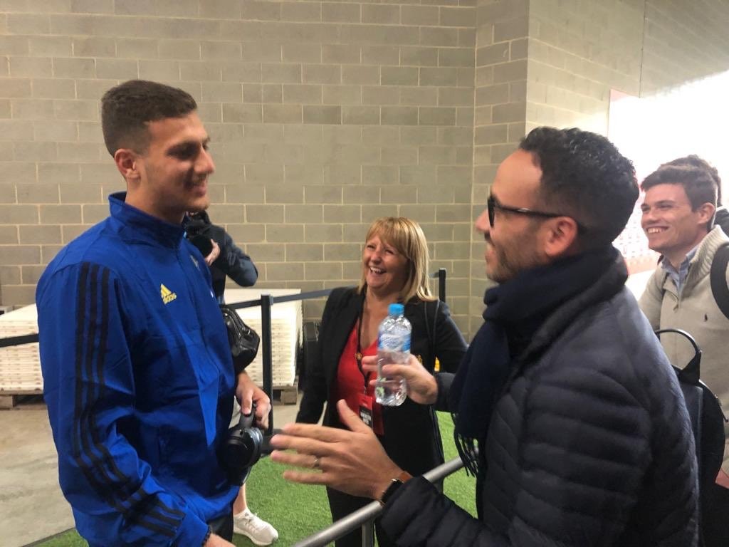 Dalot gặp James Robson - Bóng Đá