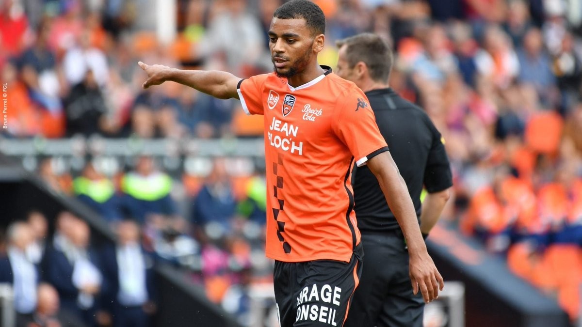 Arsenal Facing Double Premier League Threat For Alexis Claude-Maurice - Bóng Đá