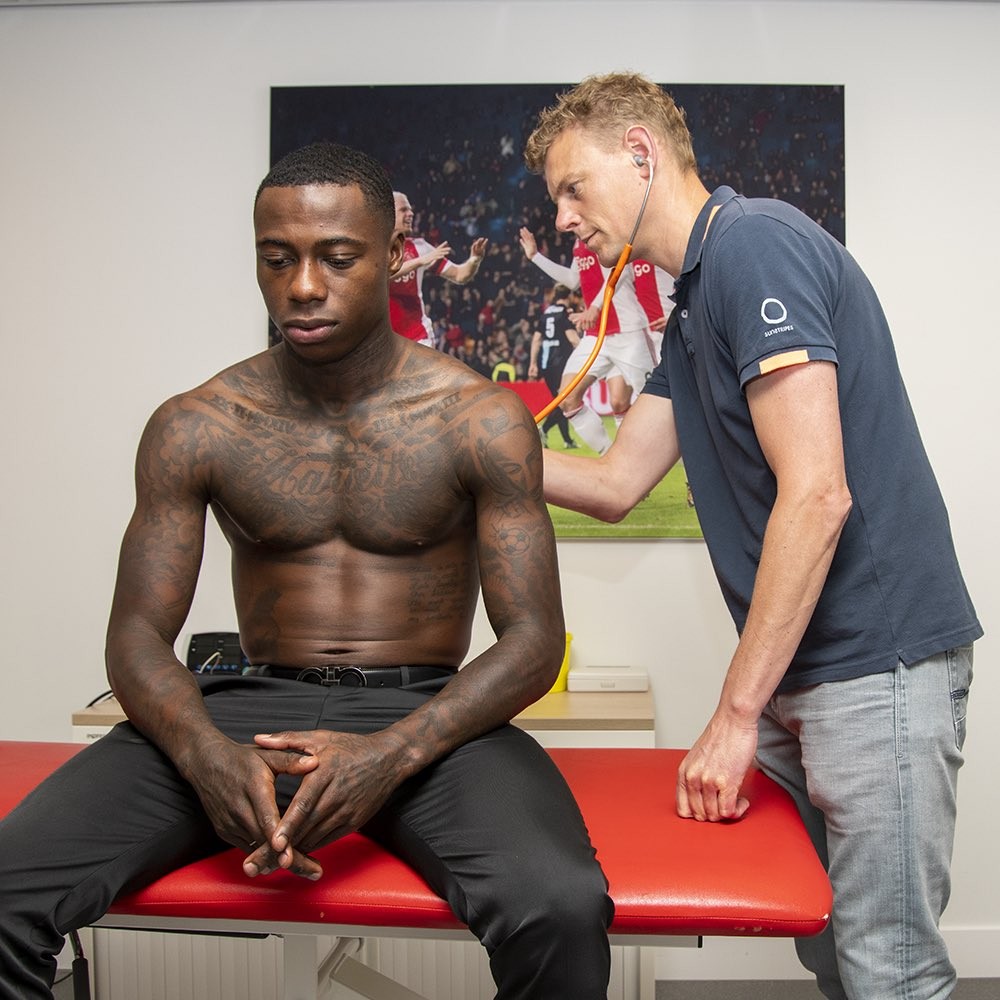 CHÍNH THỨC: Ajax ra mắt Quincy Promes - Bóng Đá