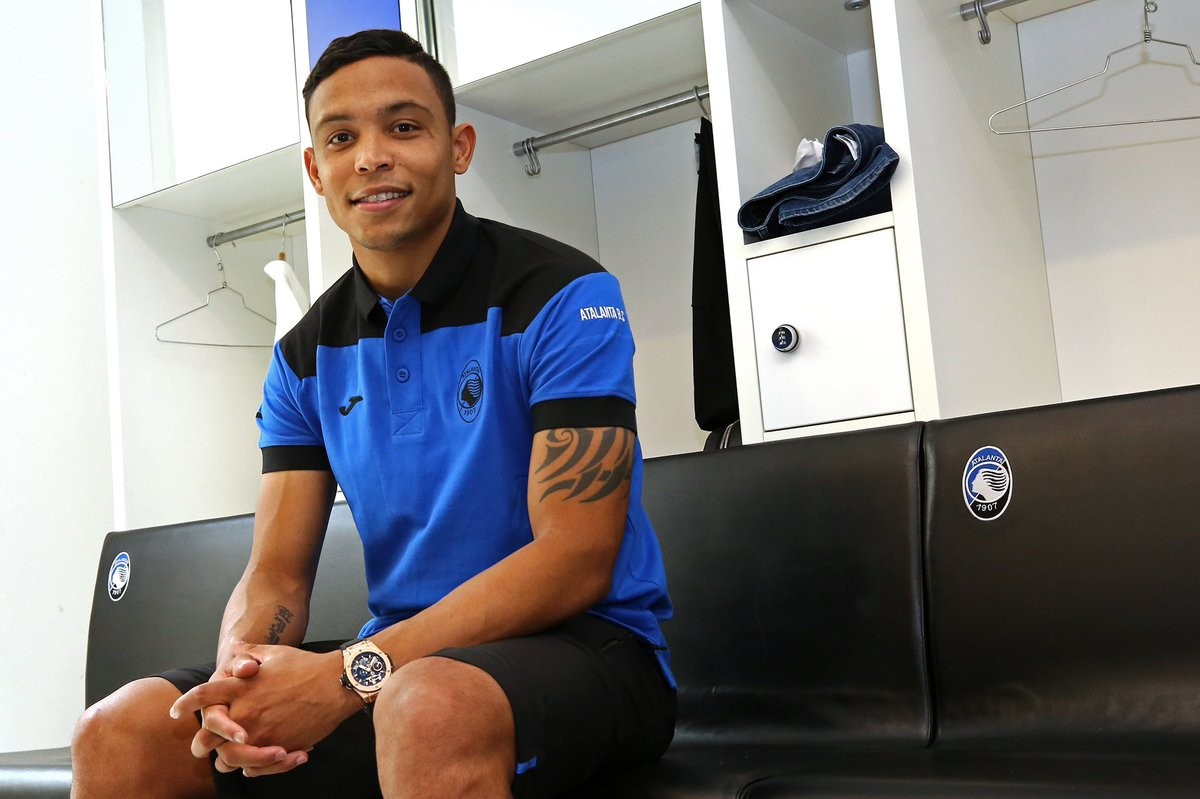 Tân binh Champions League chào đón 'phát súng' đầu tiên trên TTCN (ảnh Luis Muriel) - Bóng Đá