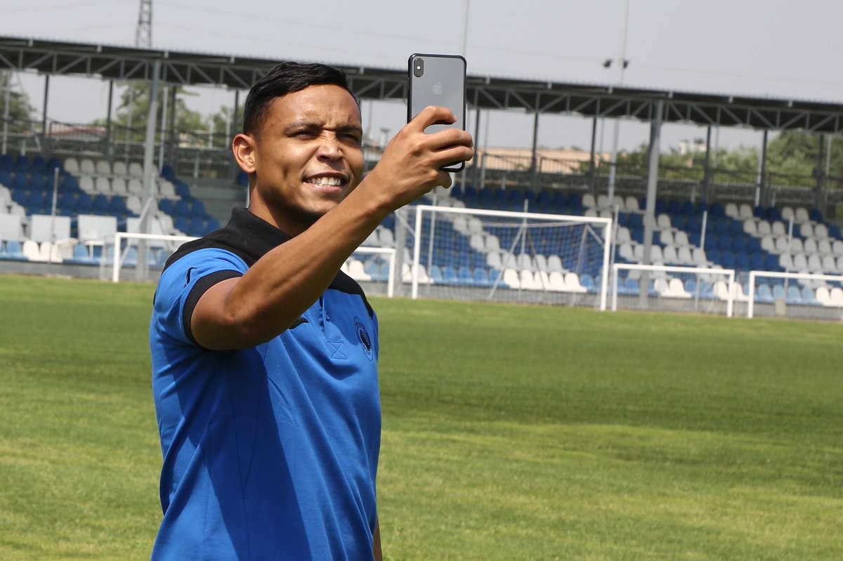 Tân binh Champions League chào đón 'phát súng' đầu tiên trên TTCN (ảnh Luis Muriel) - Bóng Đá