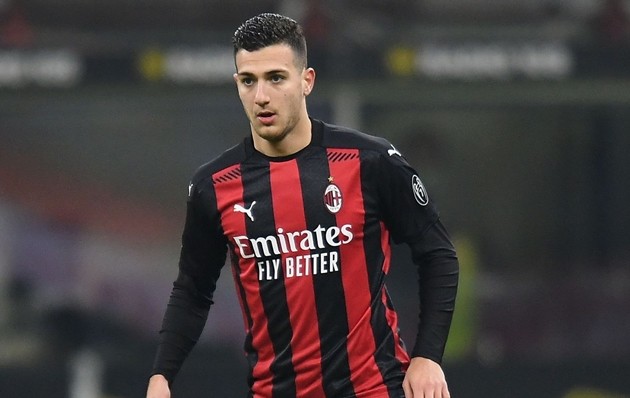 AC Milan 'would only buy Diogo Dalot for the right price' - Bóng Đá