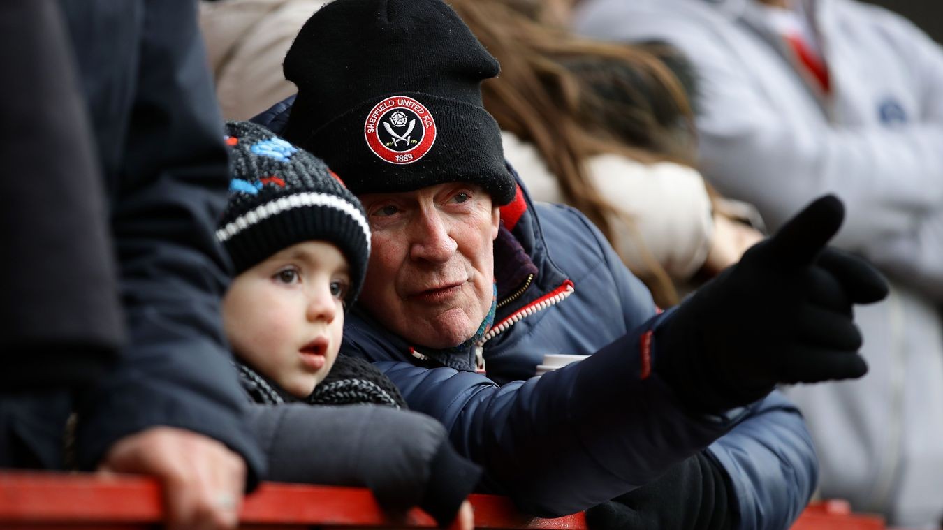 10 hình ảnh ấn tượng vòng 27 EPL: Emirates mở hội; Quỷ đỏ thăng hoa - Bóng Đá