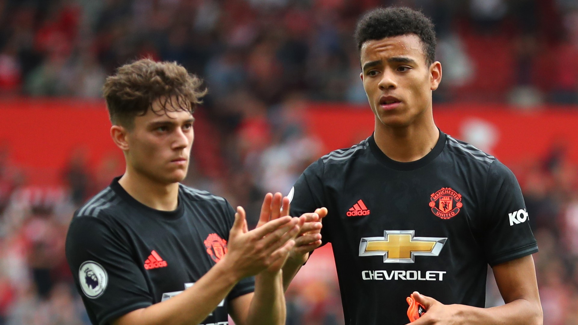'Give Solskjaer time to copy Klopp', urges Neville - Bóng Đá