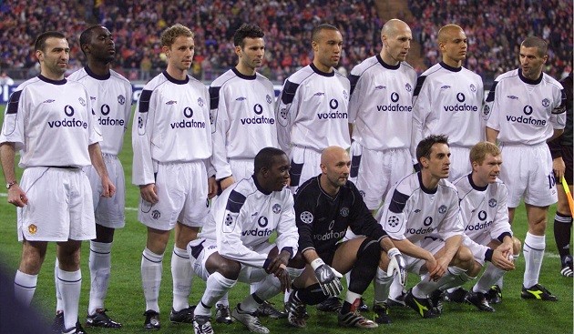 Manchester United: When prankster blagged his way into team photo before Bayern Munich clash - Bóng Đá