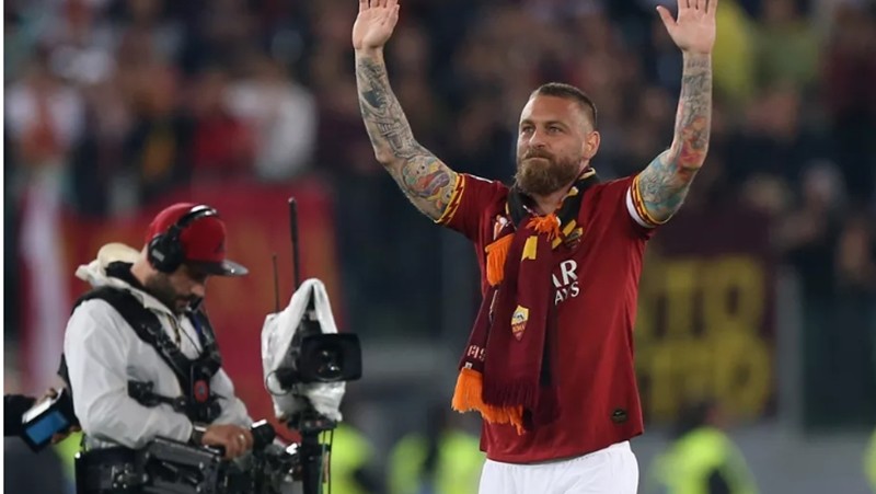 Chia tay AS Roma, De Rossi được khuyên nên sang…AC Milan - Bóng Đá