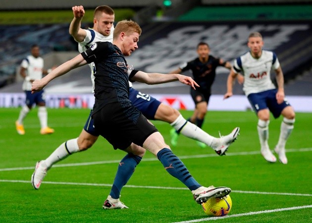 10 tiền vệ đỉnh nhất lịch sử EPL: Scholes số 1; 'Big Four' một thời áp đảo - Bóng Đá