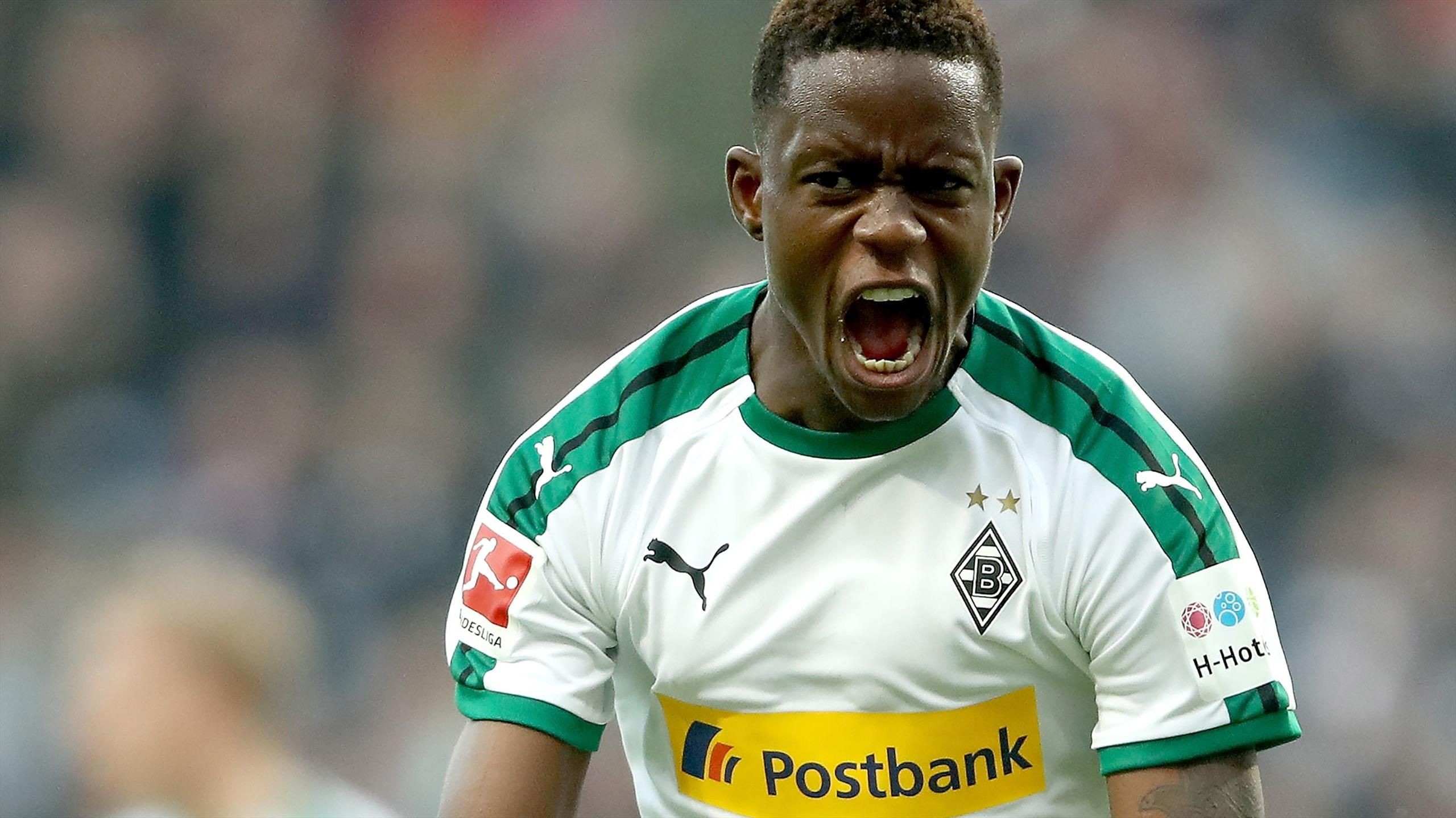 man utd fans react to zakaria - Bóng Đá