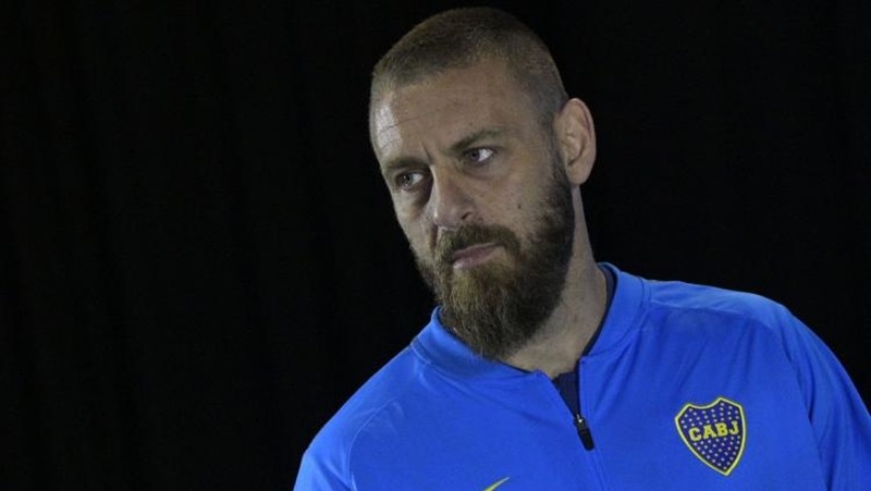 Vừa đến Nam Mỹ, cựu đội trưởng AS Roma đã được đồng đội ca ngợi - Bóng Đá