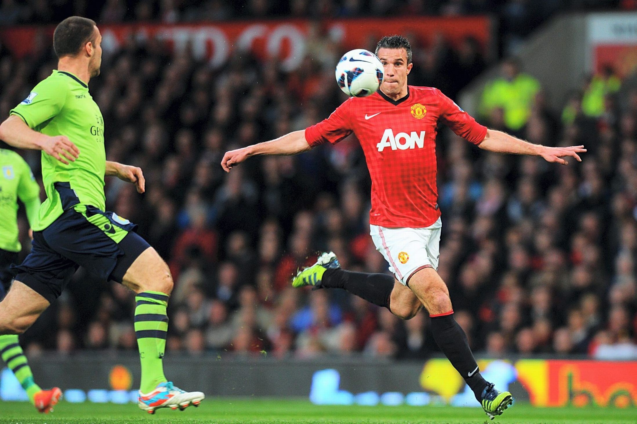 Robin van Persie và khoảnh khắc để đời sự nghiệp - Bóng Đá